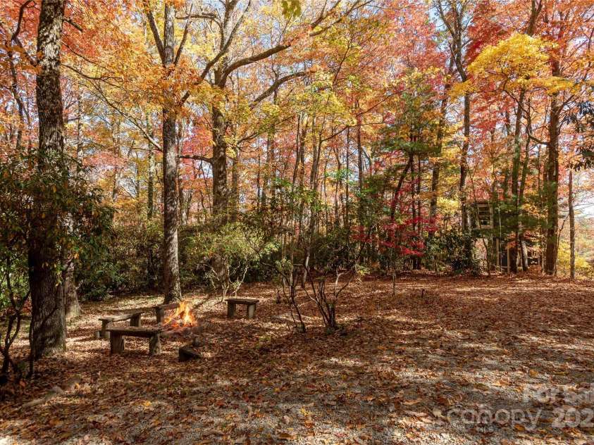 68 Qualla Trace, Lake Toxaway, NC 28747.  MLS# CAR4244456, YatesRealty ID 5906. Fire Pit