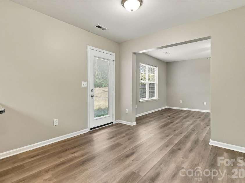 815 Valley Ridge Road, Charlotte, NC 28214.  MLS# CAR4438780, YatesRealty ID 59061. 
