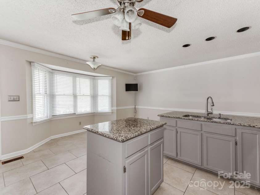 108 Glenview Drive, Cherryville, NC 28021.  MLS# CAR4242060, YatesRealty ID 5907. 