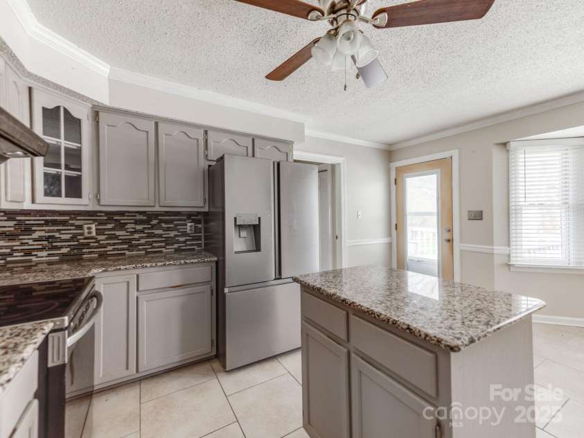 108 Glenview Drive, Cherryville, NC 28021.  MLS# CAR4242060, YatesRealty ID 5907. 