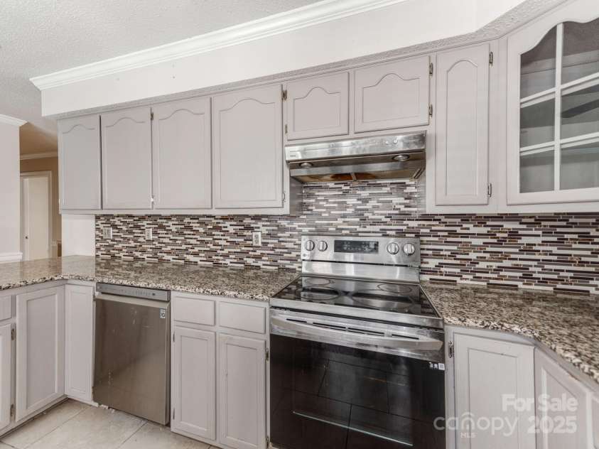 108 Glenview Drive, Cherryville, NC 28021.  MLS# CAR4242060, YatesRealty ID 5907. 