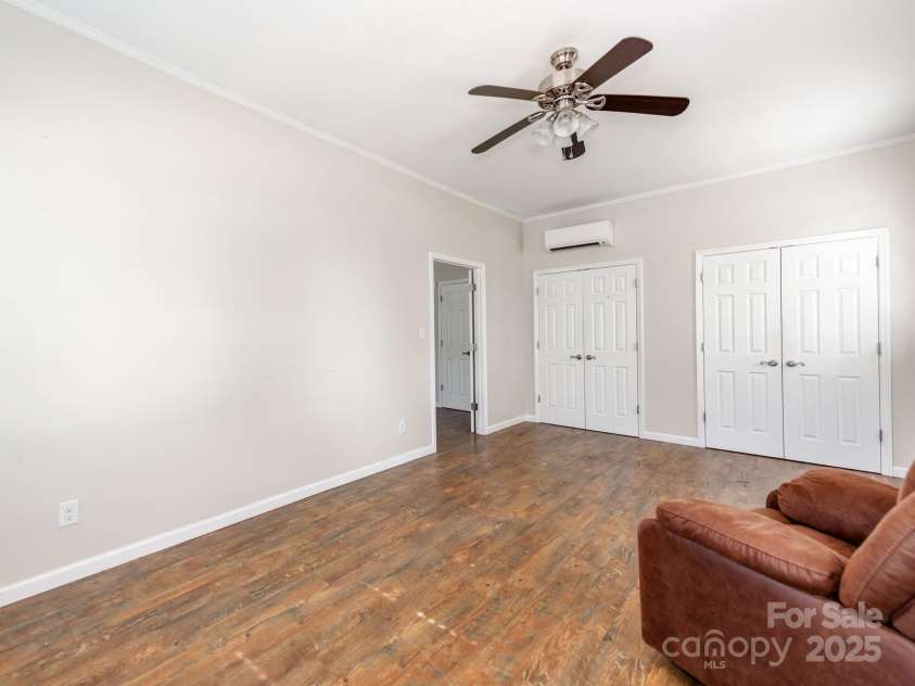 108 Glenview Drive, Cherryville, NC 28021.  MLS# CAR4242060, YatesRealty ID 5907. 