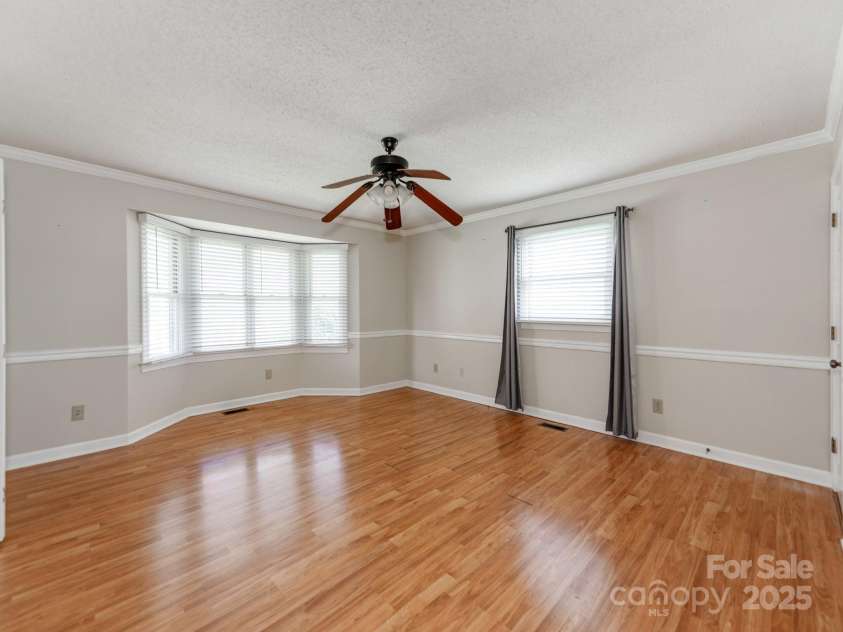 108 Glenview Drive, Cherryville, NC 28021.  MLS# CAR4242060, YatesRealty ID 5907. 