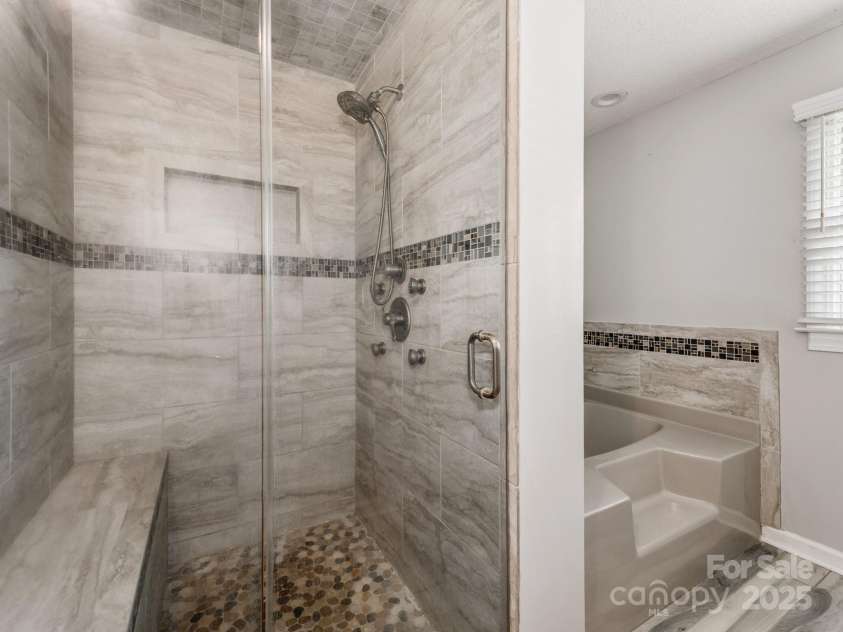 108 Glenview Drive, Cherryville, NC 28021.  MLS# CAR4242060, YatesRealty ID 5907. 