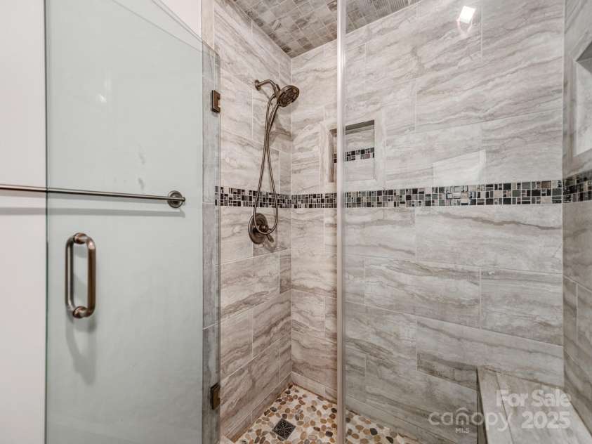 108 Glenview Drive, Cherryville, NC 28021.  MLS# CAR4242060, YatesRealty ID 5907. 