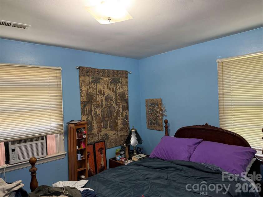 3218 Driftwood Drive, Charlotte, NC 28205.  MLS# CAR4341093, YatesRealty ID 5907. 2nd Bedroom