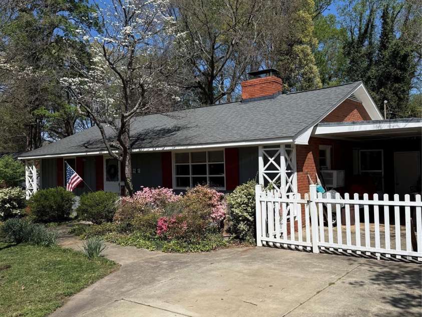 3218 Driftwood Drive, Charlotte, NC 28205.  MLS# CAR4341093, YatesRealty ID 5907. 
