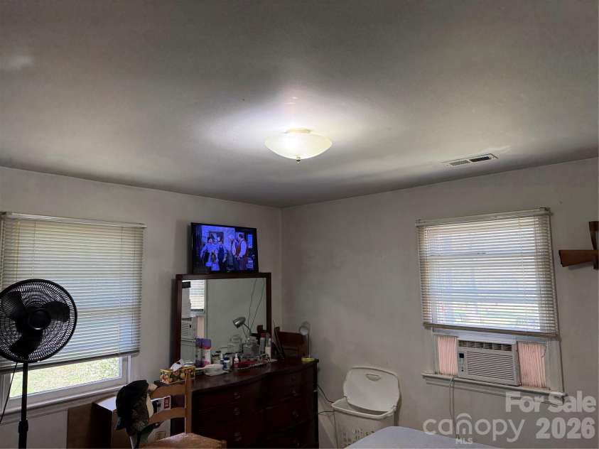 3218 Driftwood Drive, Charlotte, NC 28205.  MLS# CAR4341093, YatesRealty ID 5907. Primary Bedroom