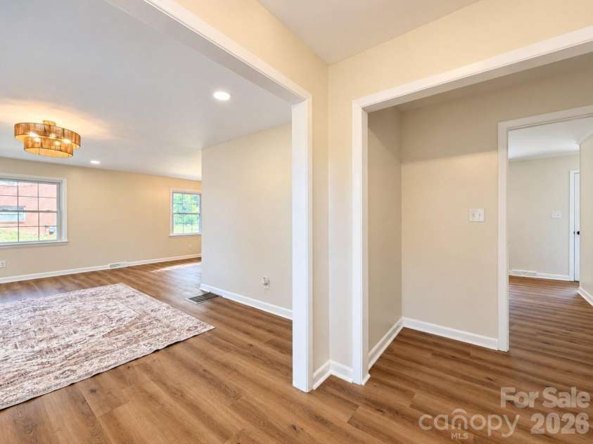 2808 28th Street, Hickory, NC 28601.  MLS# CAR4432829, YatesRealty ID 59074. 
