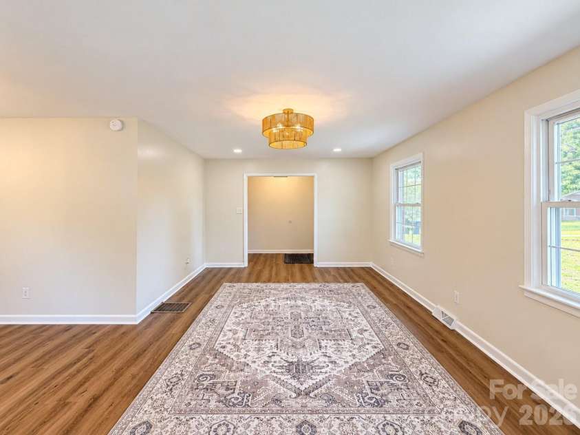 2808 28th Street, Hickory, NC 28601.  MLS# CAR4432829, YatesRealty ID 59074. 