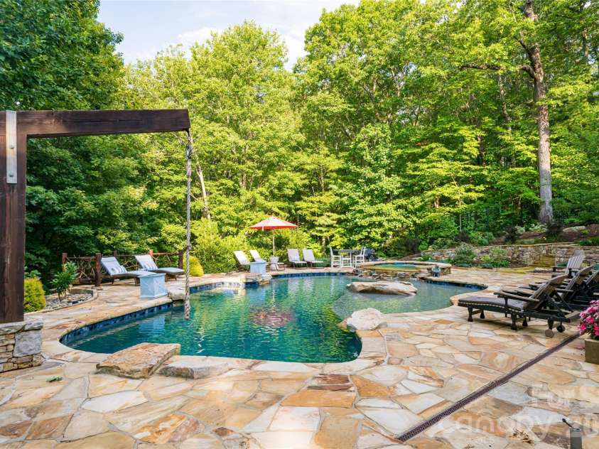 413 Barrington Drive, Asheville, NC 28803.  MLS# CAR4295526, YatesRealty ID 5908. 