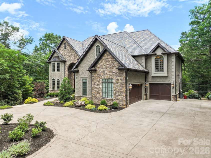 413 Barrington Drive, Asheville, NC 28803.  MLS# CAR4403842, YatesRealty ID 5908. 