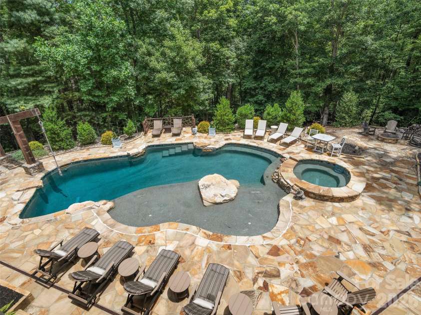 413 Barrington Drive, Asheville, NC 28803.  MLS# CAR4403842, YatesRealty ID 5908. 