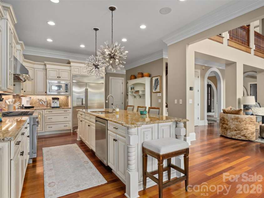 413 Barrington Drive, Asheville, NC 28803.  MLS# CAR4403842, YatesRealty ID 5908. 