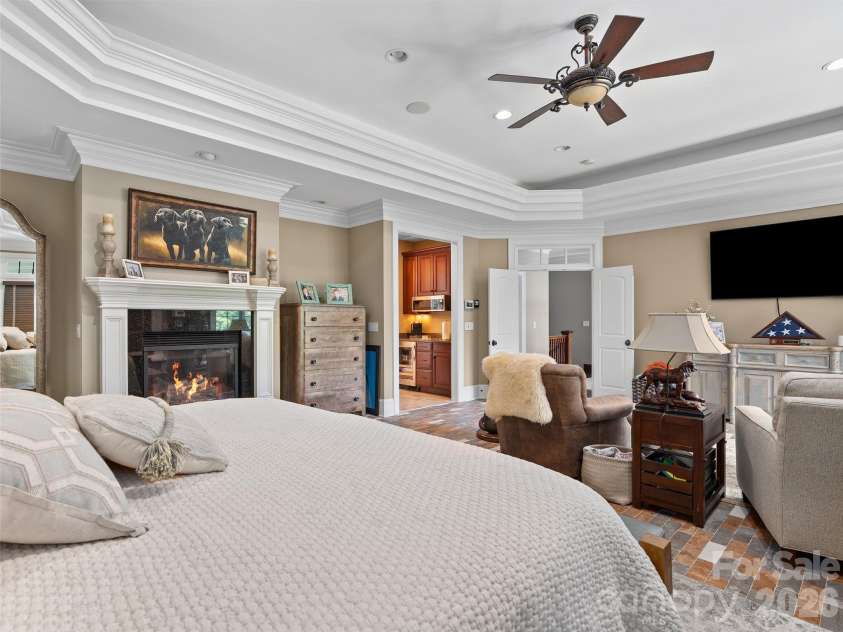 413 Barrington Drive, Asheville, NC 28803.  MLS# CAR4403842, YatesRealty ID 5908. 