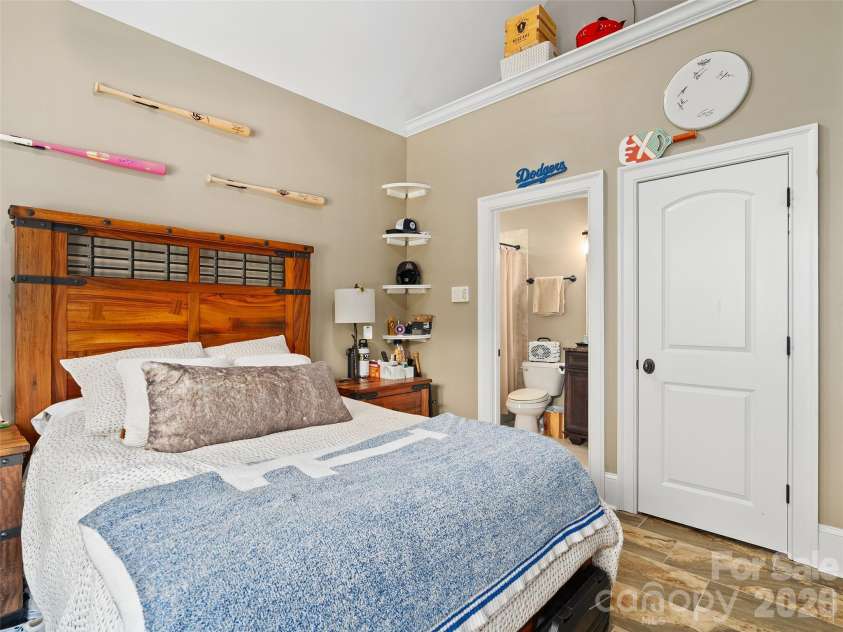413 Barrington Drive, Asheville, NC 28803.  MLS# CAR4403842, YatesRealty ID 5908. 