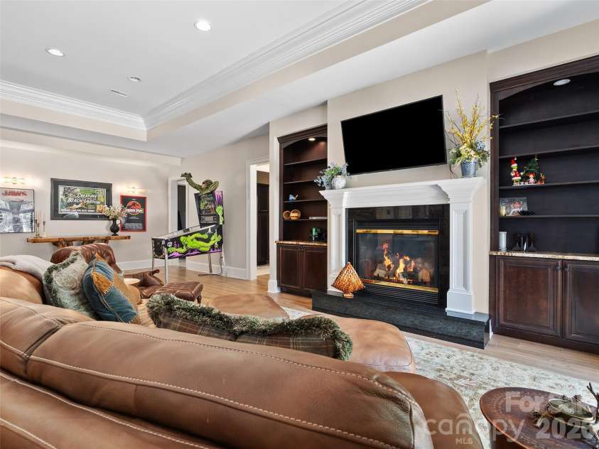 413 Barrington Drive, Asheville, NC 28803.  MLS# CAR4403842, YatesRealty ID 5908. 