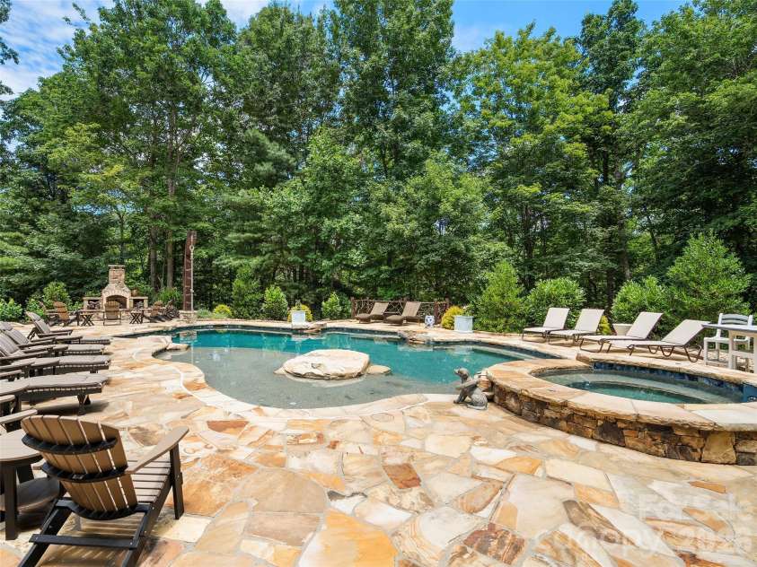 413 Barrington Drive, Asheville, NC 28803.  MLS# CAR4403842, YatesRealty ID 5908. 