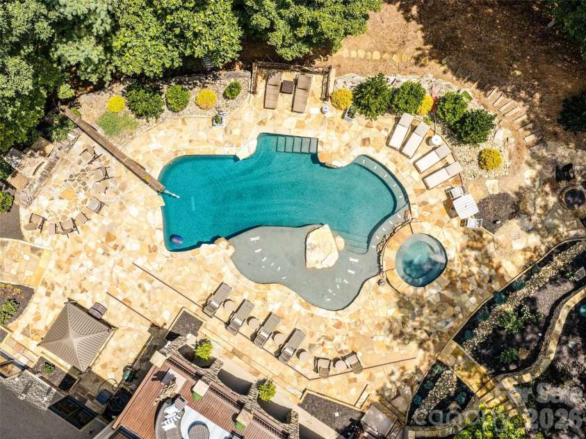 413 Barrington Drive, Asheville, NC 28803.  MLS# CAR4403842, YatesRealty ID 5908. 