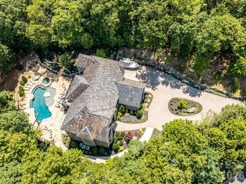 413 Barrington Drive, Asheville, NC 28803.  MLS# CAR4403842, YatesRealty ID 5908. 