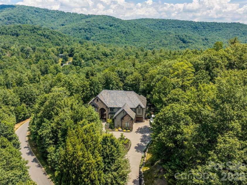 413 Barrington Drive, Asheville, NC 28803.  MLS# CAR4403842, YatesRealty ID 5908. 