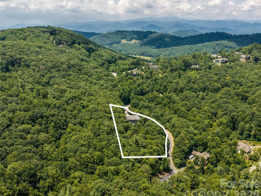 413 Barrington Drive, Asheville, NC 28803.  MLS# CAR4403842, YatesRealty ID 5908. 