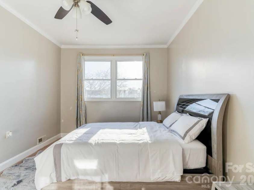 3117 Smith Farm Road, Matthews, NC 28104.  MLS# CAR4438902, YatesRealty ID 59081. 