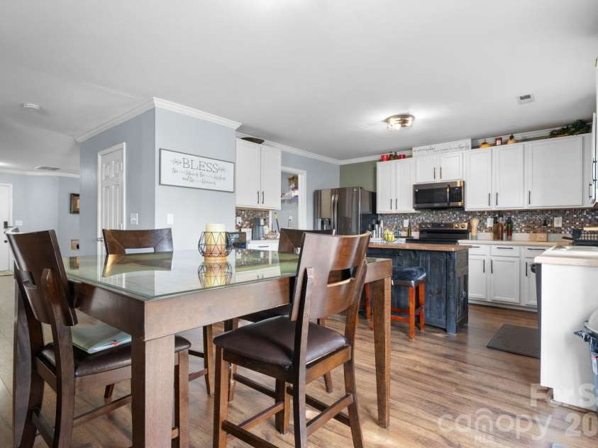 873 Willow Creek Drive, Gastonia, NC 28054.  MLS# CAR4438054, YatesRealty ID 59089. 