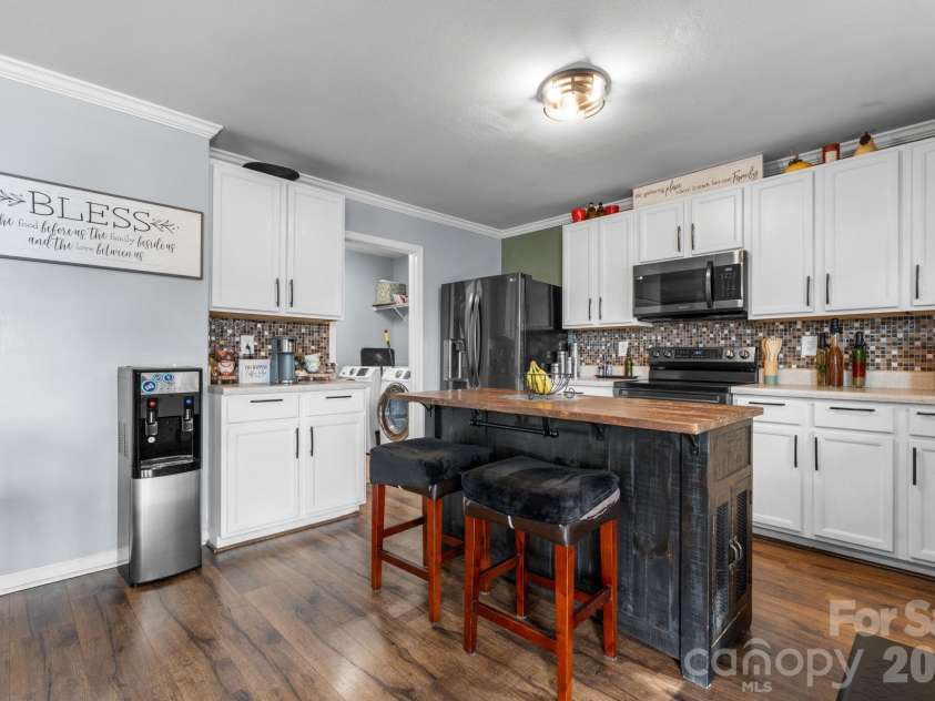 873 Willow Creek Drive, Gastonia, NC 28054.  MLS# CAR4438054, YatesRealty ID 59089. 