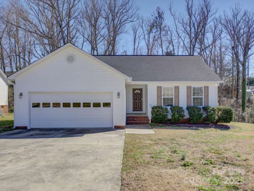 439 Berwick Drive, Rock Hill, SC 29730.  MLS# CAR4231286, YatesRealty ID 5909. 