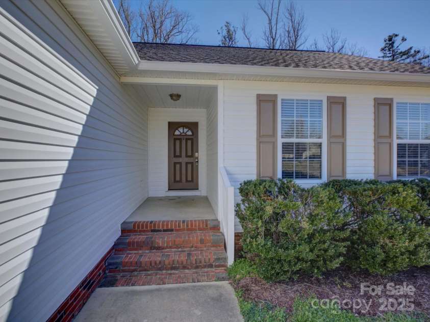439 Berwick Drive, Rock Hill, SC 29730.  MLS# CAR4231286, YatesRealty ID 5909. 