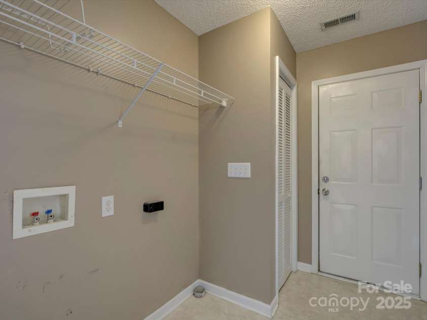 439 Berwick Drive, Rock Hill, SC 29730.  MLS# CAR4231286, YatesRealty ID 5909. 