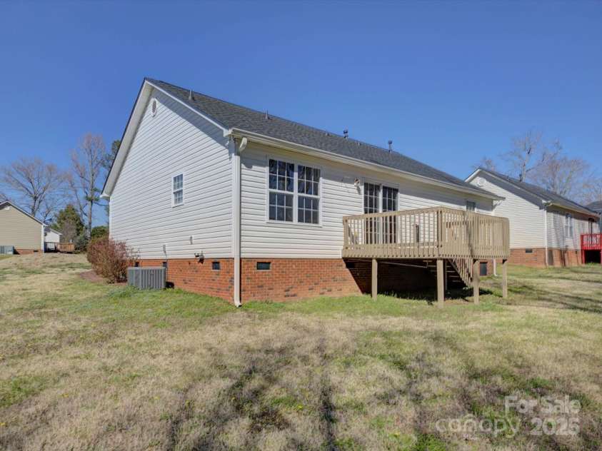439 Berwick Drive, Rock Hill, SC 29730.  MLS# CAR4231286, YatesRealty ID 5909. 