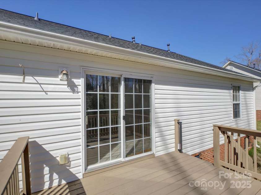 439 Berwick Drive, Rock Hill, SC 29730.  MLS# CAR4231286, YatesRealty ID 5909. 