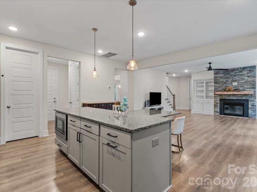 221 Burree Road, Clover, SC 29710.  MLS# CAR4340958, YatesRealty ID 5910. Kitchen island