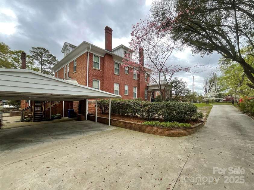 306 Main Street, Chesterfield, SC 29709.  MLS# CAR4244059, YatesRealty ID 5910. 