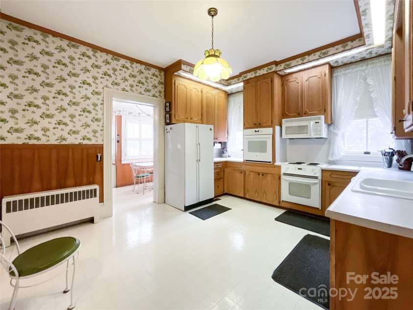 306 Main Street, Chesterfield, SC 29709.  MLS# CAR4244059, YatesRealty ID 5910. 