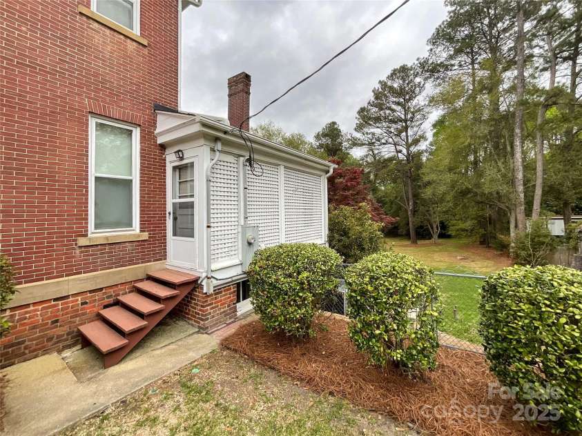 306 Main Street, Chesterfield, SC 29709.  MLS# CAR4244059, YatesRealty ID 5910. 