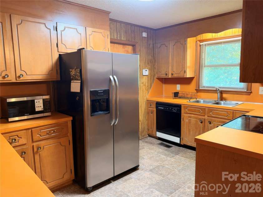 2224 Ellis Road, Shelby, NC 28152.  MLS# CAR4436832, YatesRealty ID 59101. Kitchen