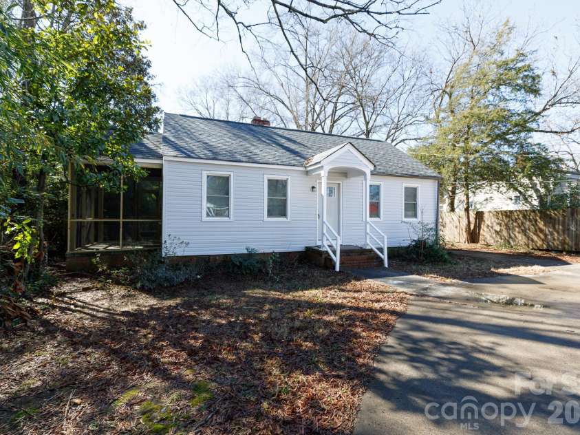 723 Finley Road, Rock Hill, SC 29730.  MLS# CAR4346106, YatesRealty ID 5911. 