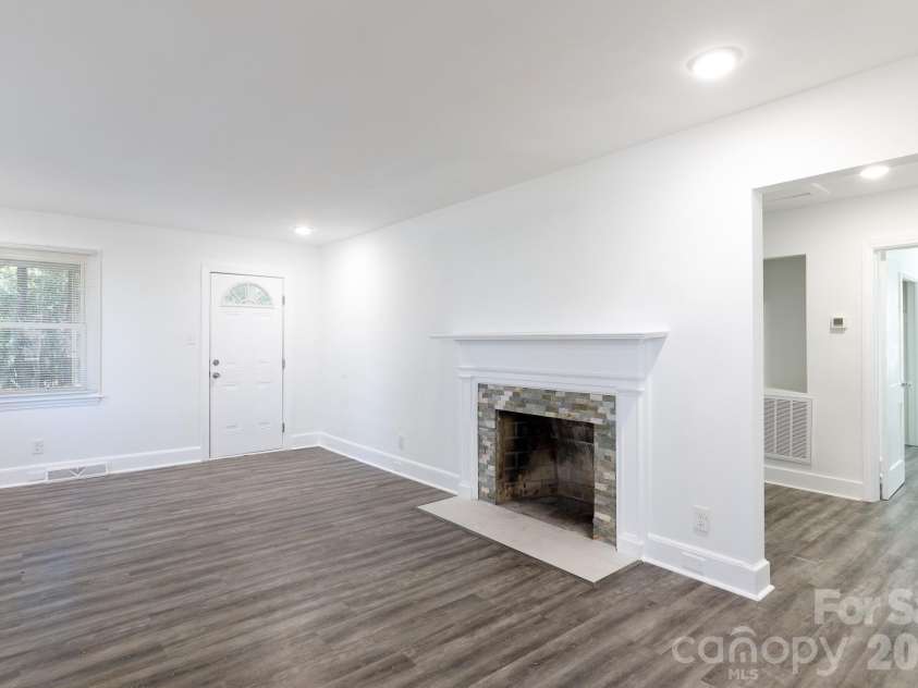 723 Finley Road, Rock Hill, SC 29730.  MLS# CAR4346106, YatesRealty ID 5911. 