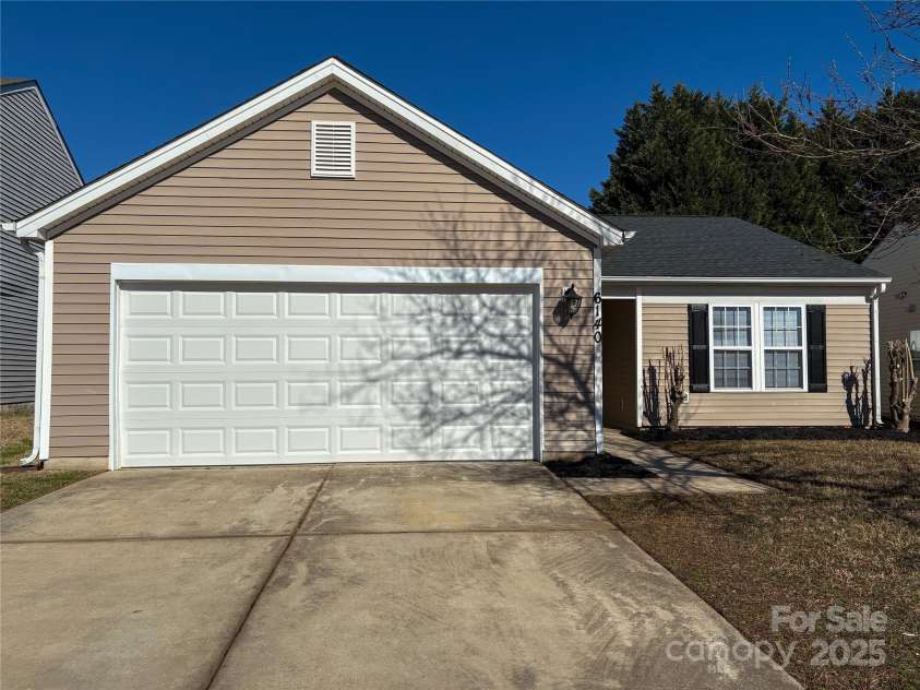 6140 Whispering Brook Court, Charlotte, NC 28216.  MLS# CAR4219066, YatesRealty ID 5913. 
