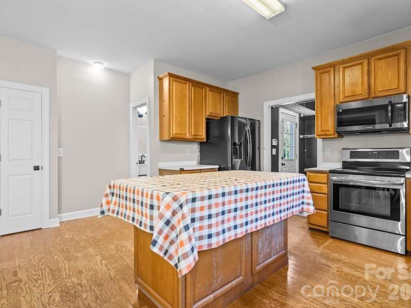 1690 Brandyhill Drive, Rock Hill, SC 29732.  MLS# CAR4437814, YatesRealty ID 59137. Kitchen