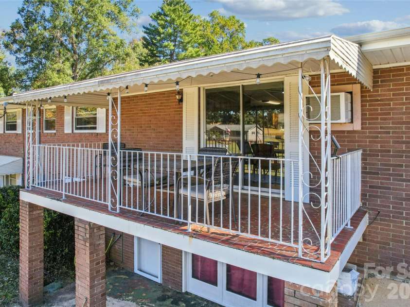 2820 Wright Avenue, Salisbury, NC 28147.  MLS# CAR4437953, YatesRealty ID 59141. 