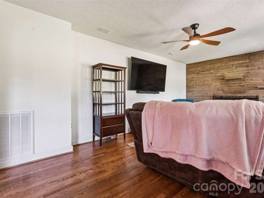 2820 Wright Avenue, Salisbury, NC 28147.  MLS# CAR4437953, YatesRealty ID 59141. 