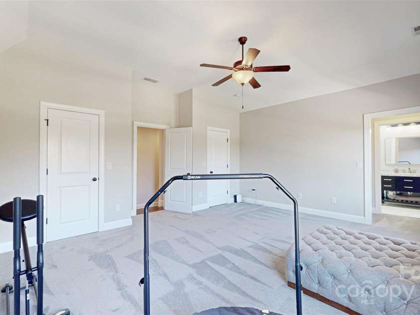 819 Beauhaven Lane, Waxhaw, NC 28173.  MLS# CAR4242522, YatesRealty ID 5915. 4th Bedroom Suite w/Dual Closets & Full Bath