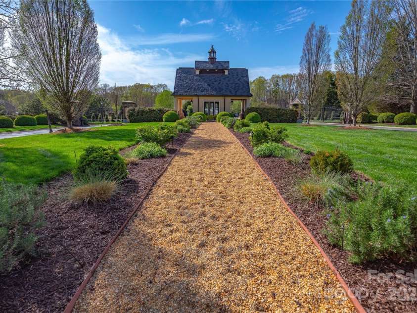 819 Beauhaven Lane, Waxhaw, NC 28173.  MLS# CAR4242522, YatesRealty ID 5915. 