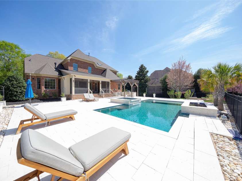 819 Beauhaven Lane, Waxhaw, NC 28173.  MLS# CAR4242522, YatesRealty ID 5915. Enjoy Resort-Style Living Everyday!