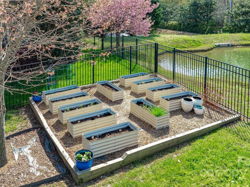 819 Beauhaven Lane, Waxhaw, NC 28173.  MLS# CAR4242522, YatesRealty ID 5915. Garden Space For Herbs & Vegetables