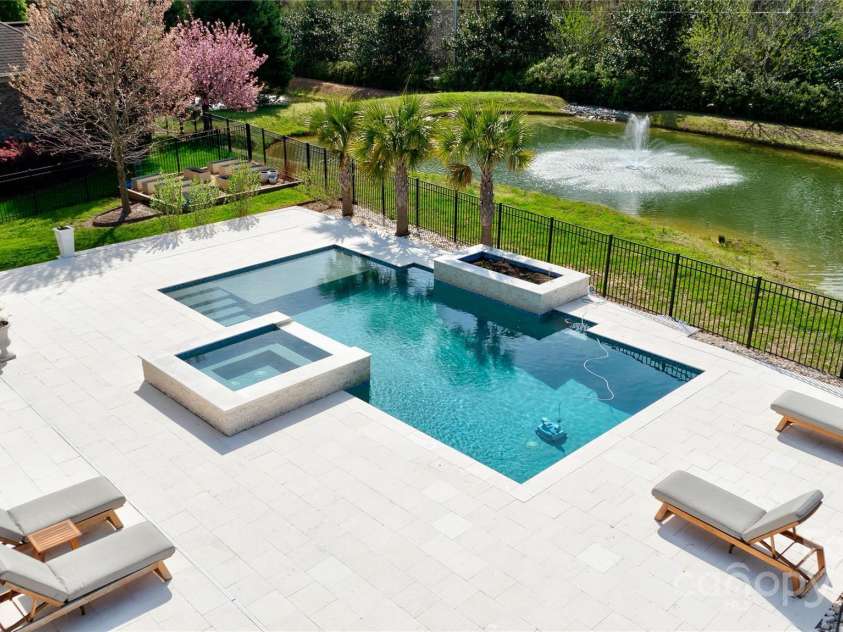 819 Beauhaven Lane, Waxhaw, NC 28173.  MLS# CAR4242522, YatesRealty ID 5915. P A R A D I S E!!!